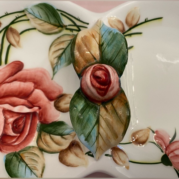 ESD JAPAN HAND PAINTED CERAMIC DOUBLE DISH WITH ROSE DECOR AND ROSE HANDLE - Picture 6 of 7